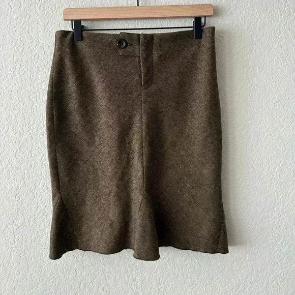 Dresses & Skirts - Vince Brown Wool Midi Skirt Size 2